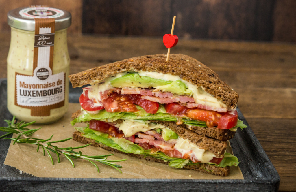 BLT Sandwich (Speck, Salat, Tomate)